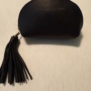 Portland Leather Black Taco Tassel Pouch
